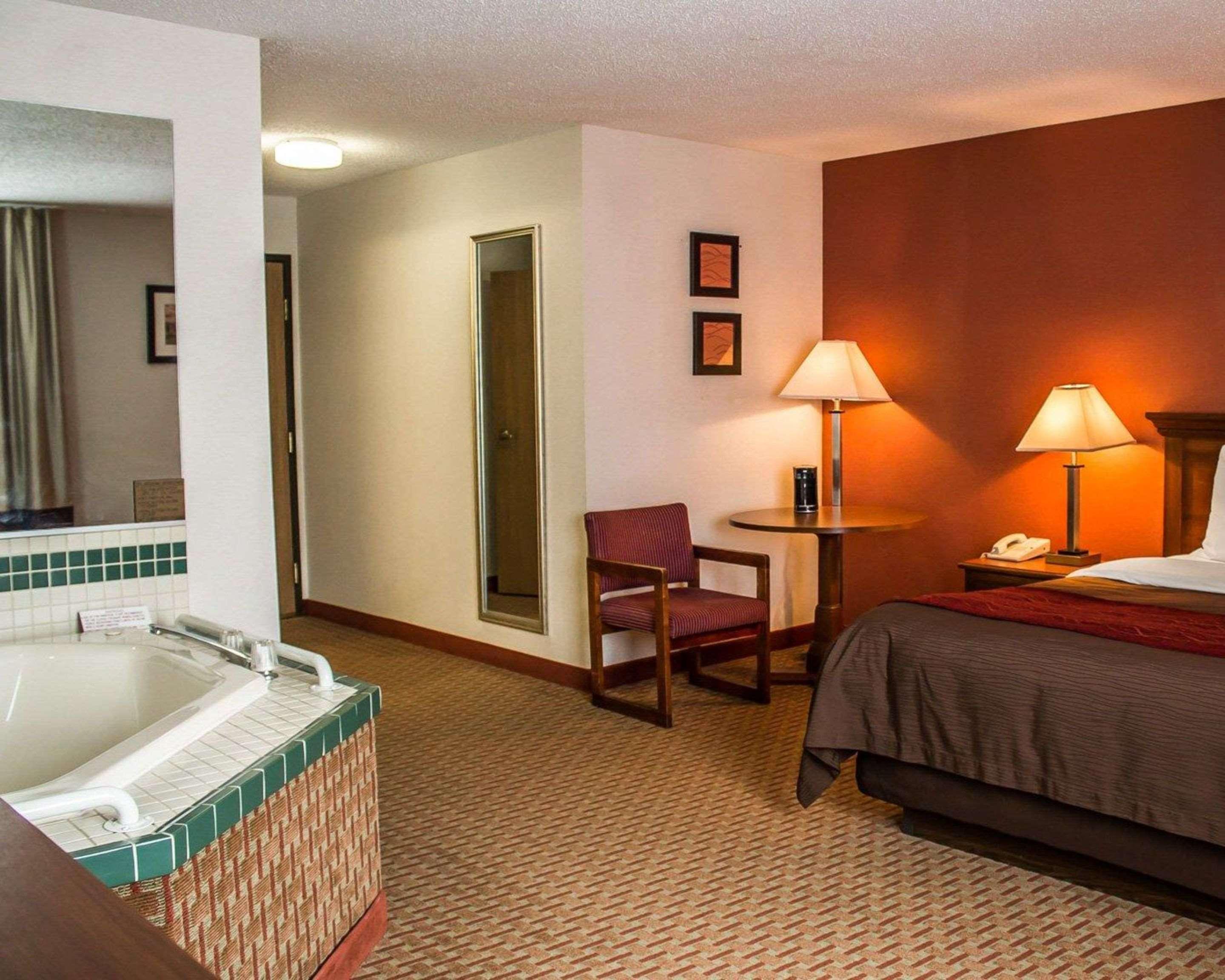 Quality Inn East Liverpool Esterno foto