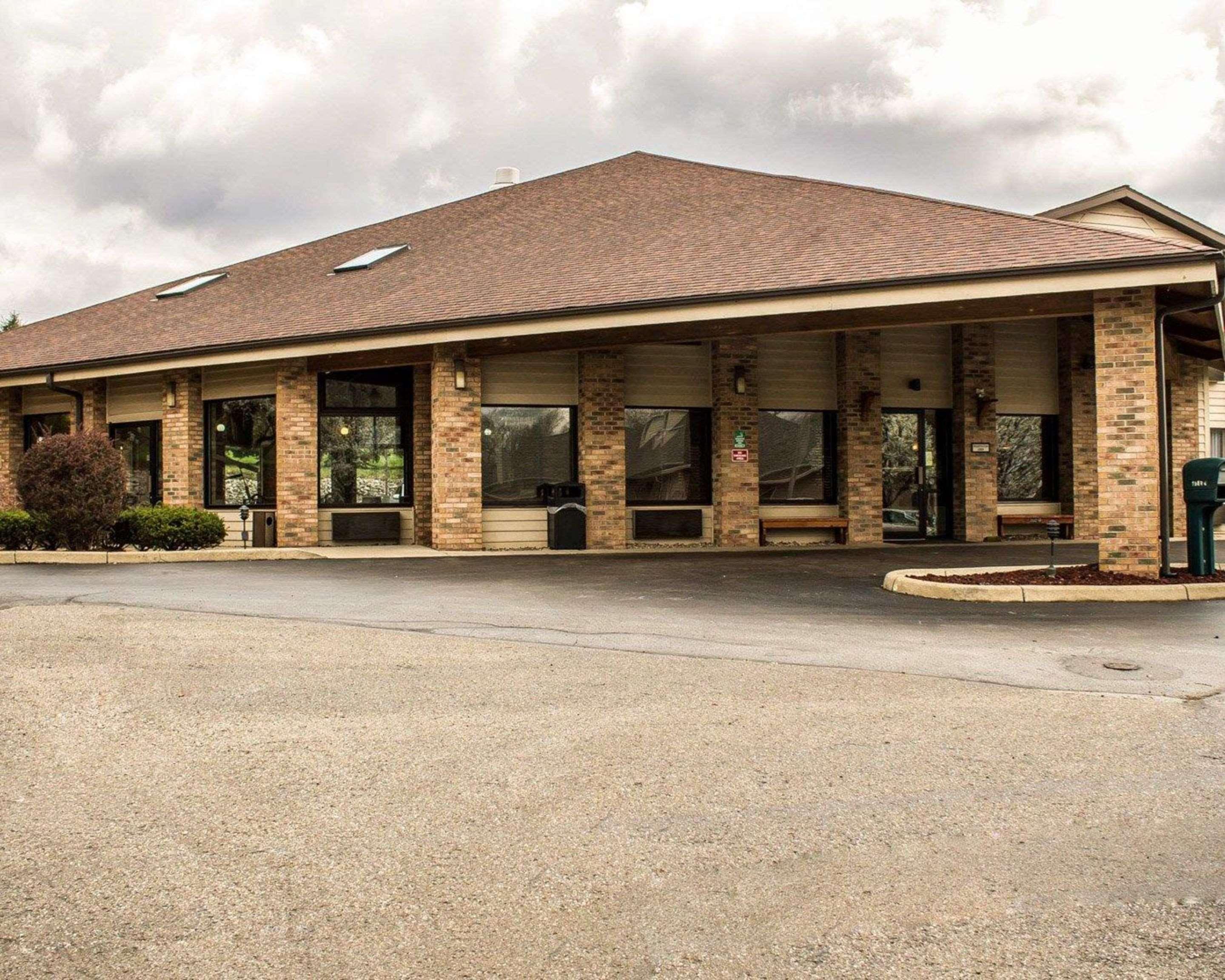 Quality Inn East Liverpool Esterno foto