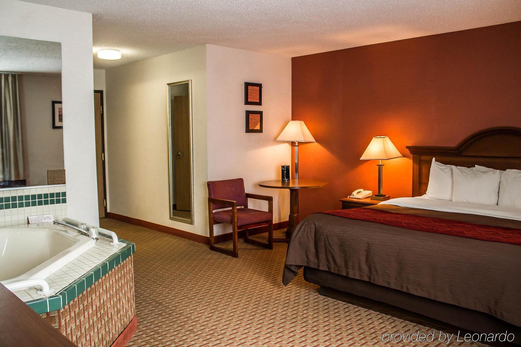Quality Inn East Liverpool Esterno foto